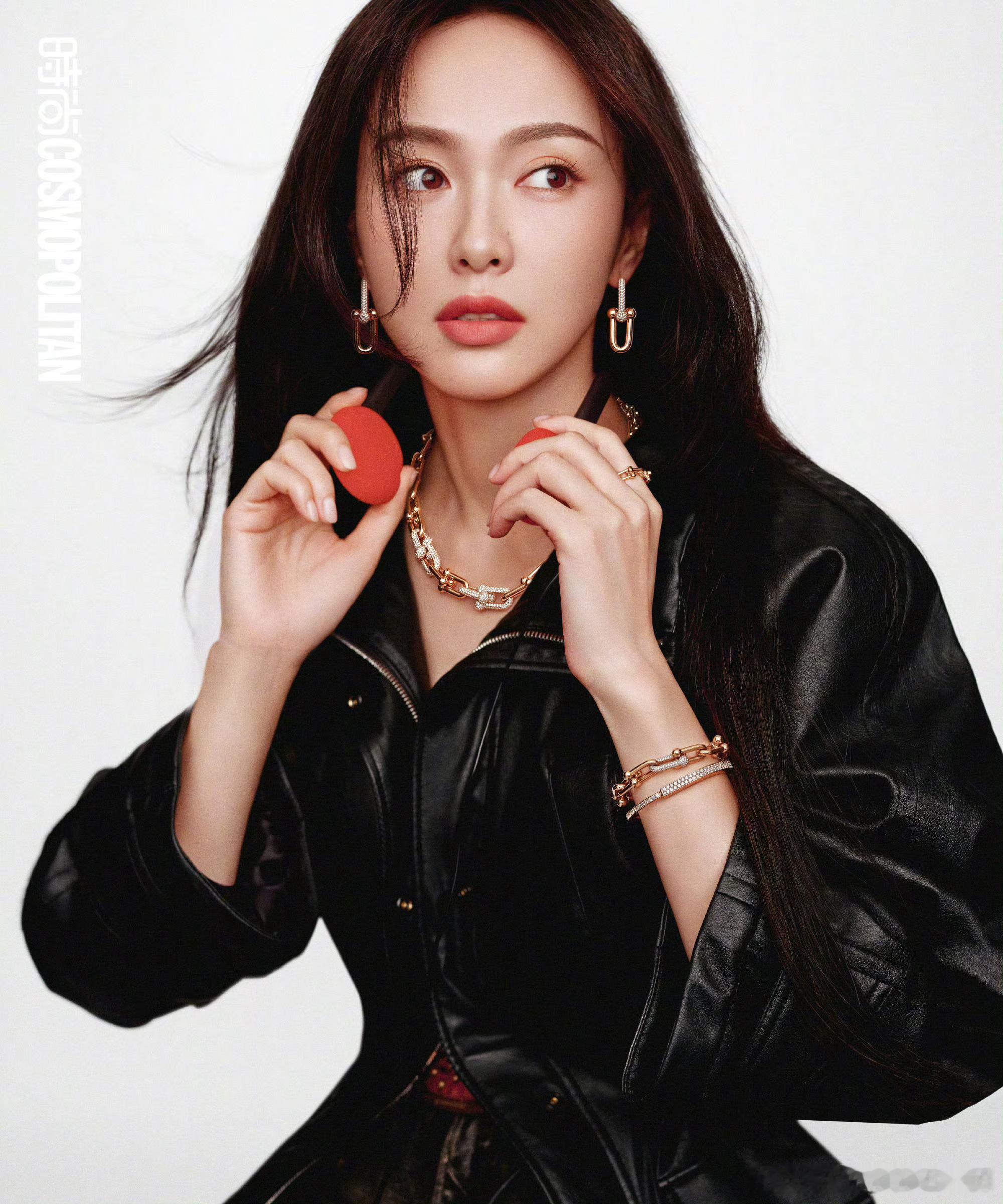 唐嫣COSMO文艺女主大片 唐嫣再次登上《时尚COSMO》十二月刊封面 这组照片
