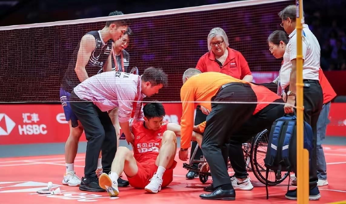 李诗沣因为年终总决赛的脚踝伤势，名字自然而然出现在2026年马来西亚公开赛的退赛