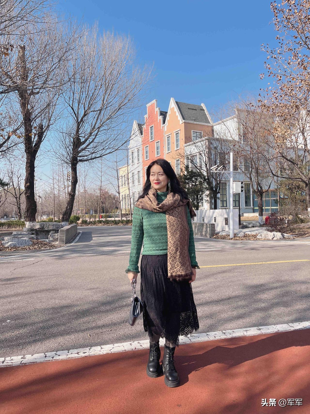 我是72年的鼠，算命的说72年的鼠49岁以后运气就会越来越好。

我今年已经54