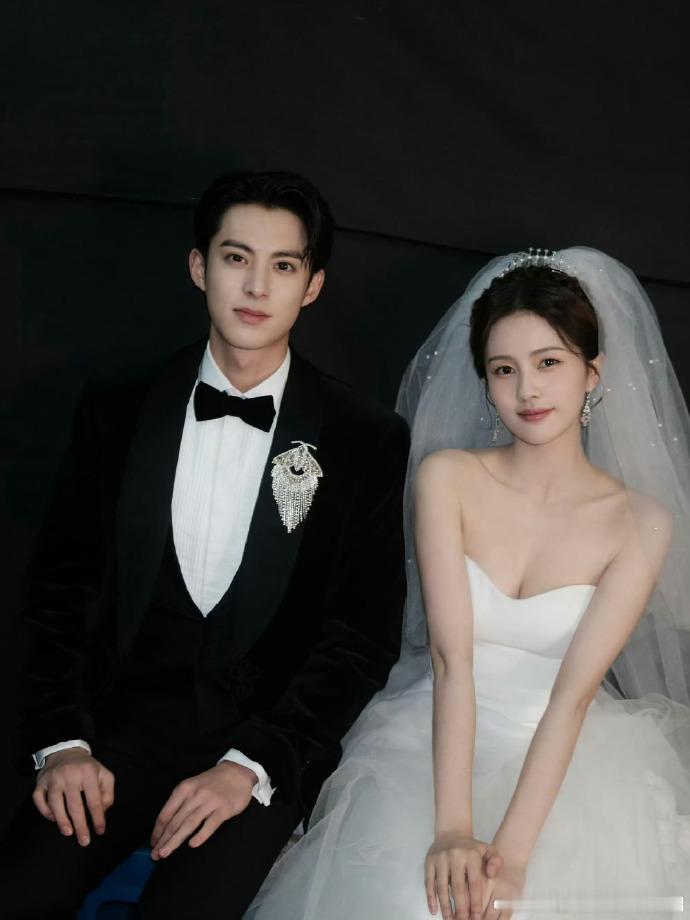 怪不得皇上喜欢赐婚随欣所与独一份的机车婚纱照内娱现偶婚纱照这婚纱照绝了！终于明白