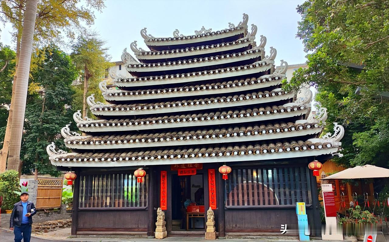 藏在南宁中心城区、具有广西民族特色的风雨桥等建筑群，随手一拍就是大片。拍照打卡好