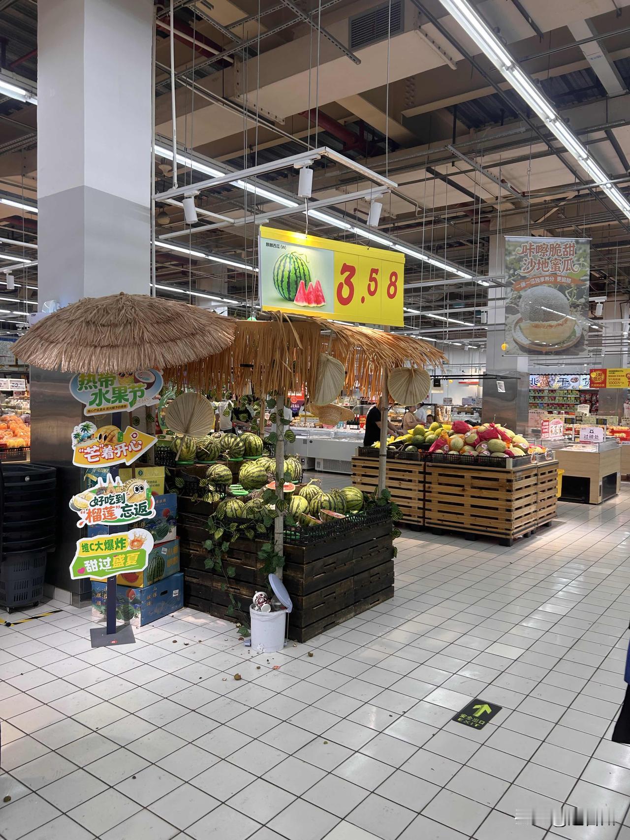 超市正在“消失”！曾经人挤人，如今空荡荡，发生了什么？你有多久没逛超市了？

昨