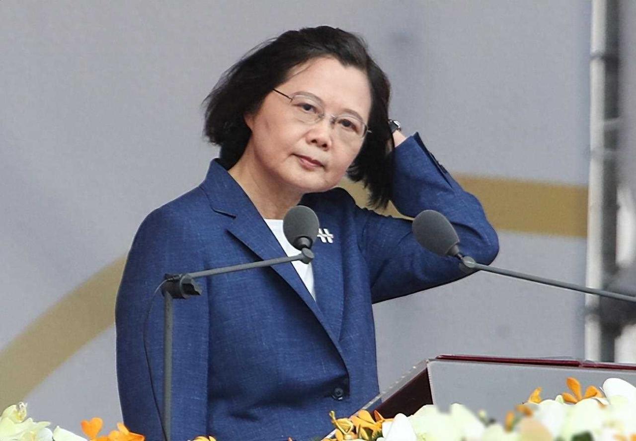 🌐🔍【深度解析：台湾海巡护企事件引发思辨】🔍🌐
近日，一场涉及台湾海巡的