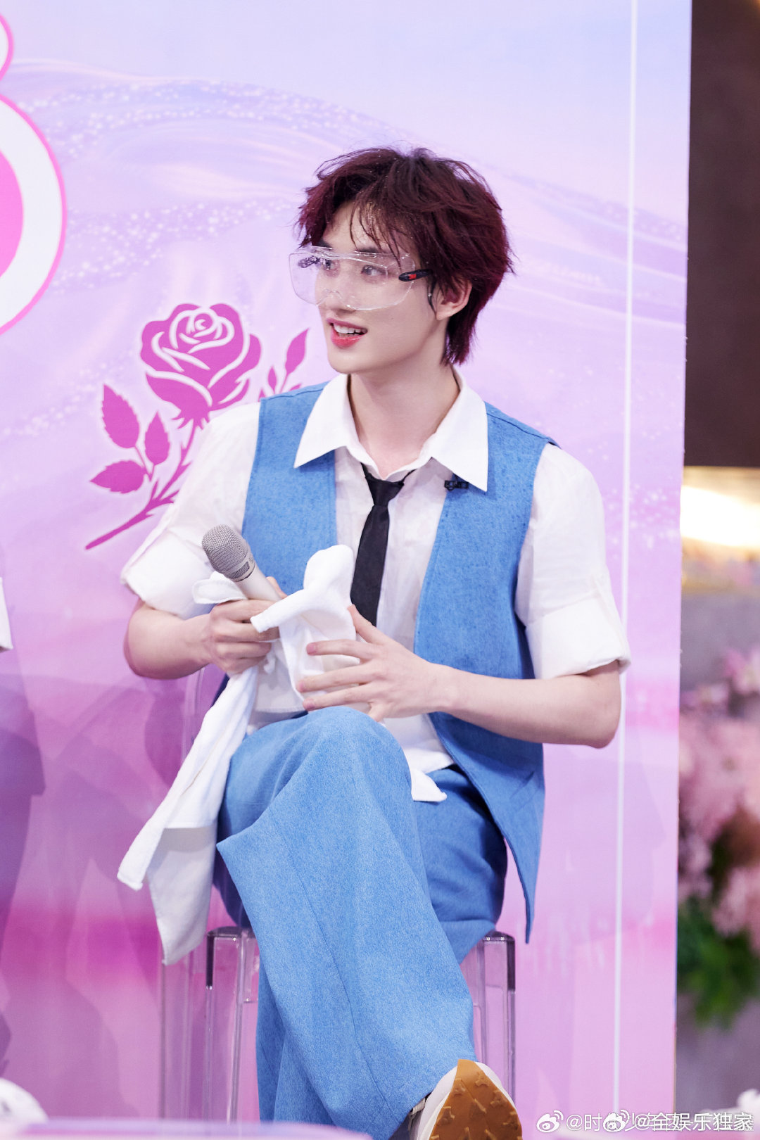 丁程鑫我有一位认识了很久的知己你好星期六丁程鑫这套新中式我能看一百遍！少年干净又