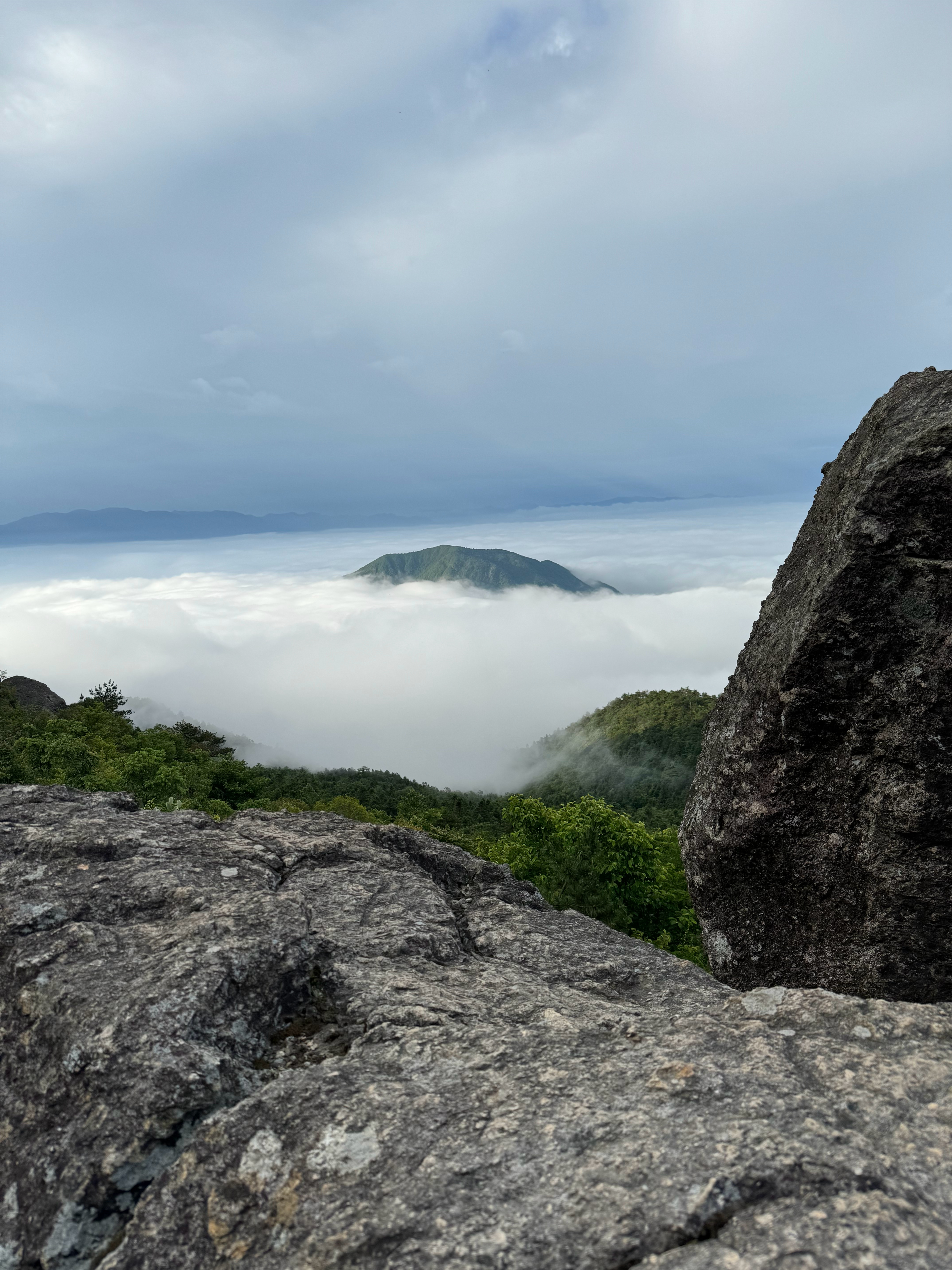 ☁️⛰️☁️ ​​​