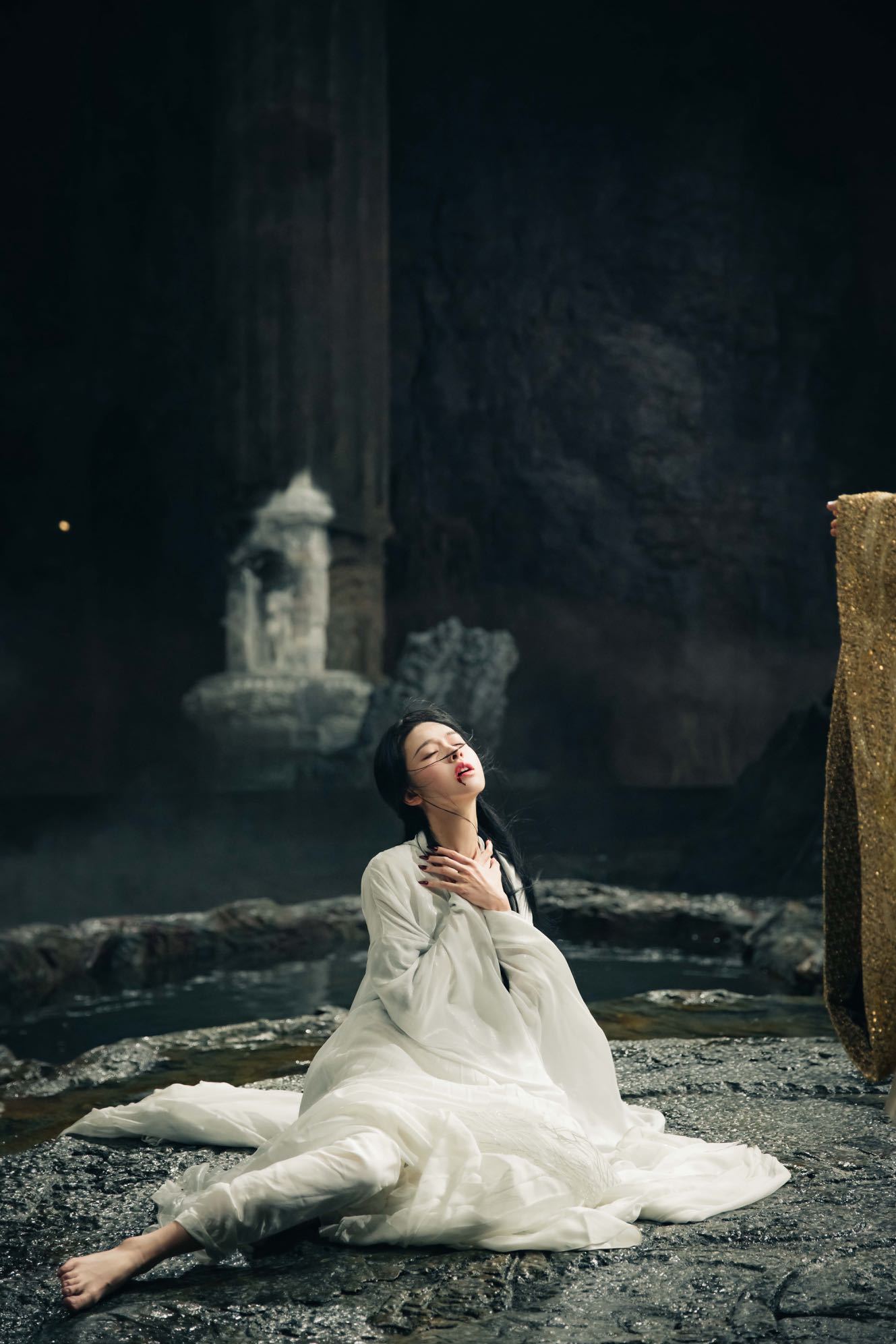 陈都灵破碎感演技听陈都灵名台词哭了“我以狐身修人心，修了千年，修来一场天诛。” 