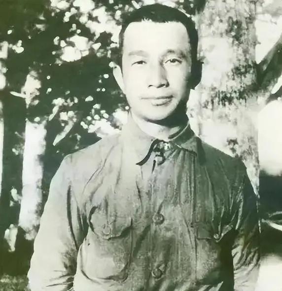 一件事可以说明，在失去了领导之后，在党的队伍里，会发生些什么，
粟裕和刘英，都是