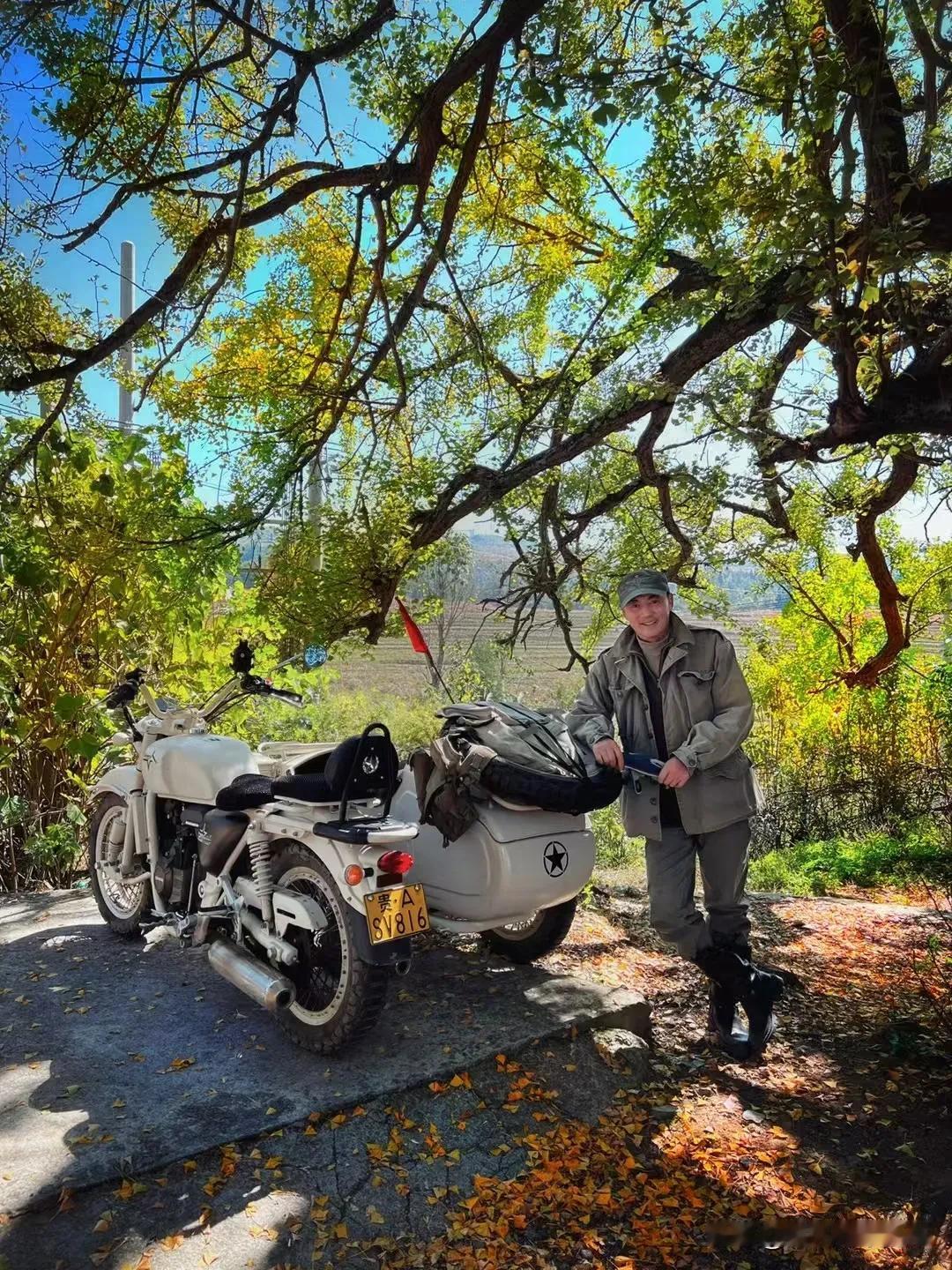 秋日骑行，自由在路上🚴‍♂️🍂#边三轮摩托车#