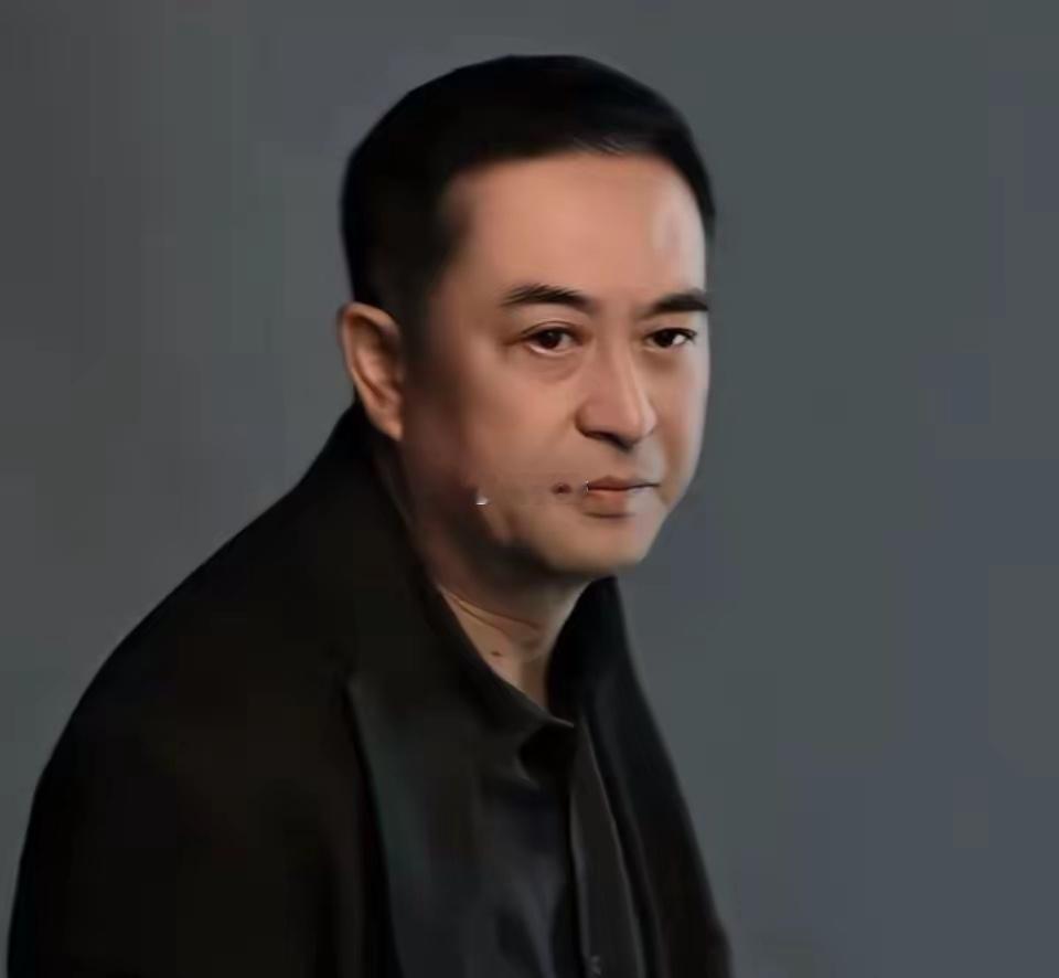 现在最后悔的人，大概就是张嘉益了，《主角》这部剧被很多人喜欢，本来可以拿奖的概率