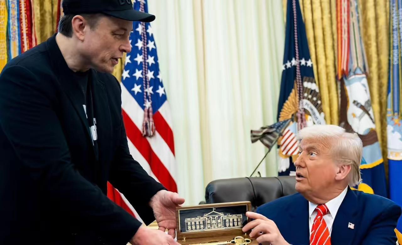 特朗普利用马斯克的资金、媒体和影响力竞选总统，成功后给马斯克一个“政府效率部”的