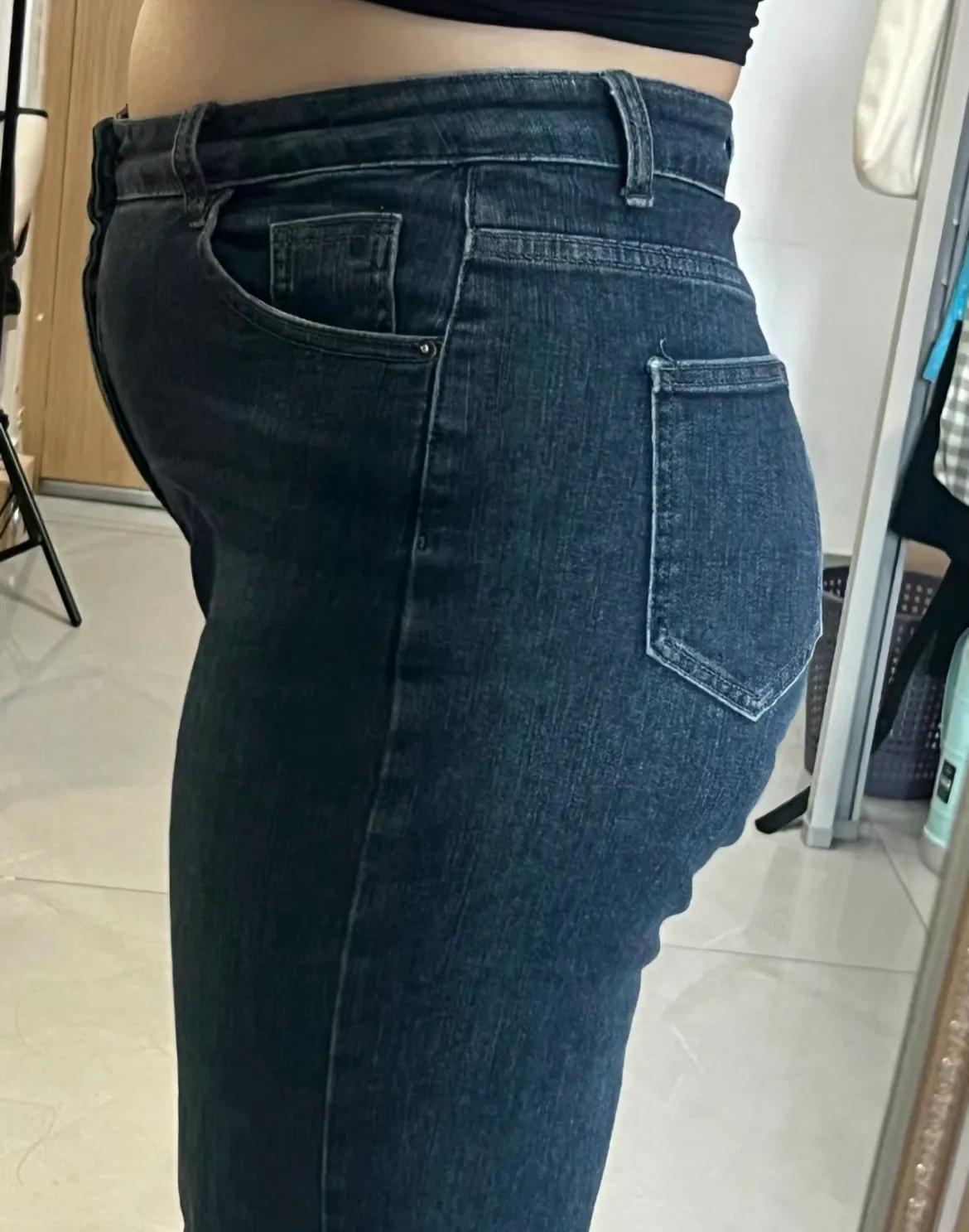我女儿今年才16岁，还在上学，因为肚子大了点，学校非说她怀孕了，让她休学一段时间