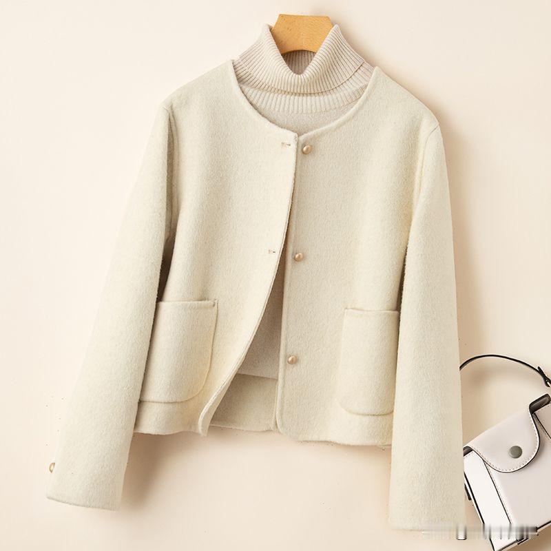 有没有和我同款的？花钱去买吃的，好像总舍不得，但买穿的，那就另当别论了。

这不