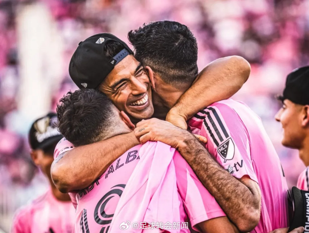 官方：迈阿密国际和苏亚雷斯延长合同一个赛季。这名前锋是上赛季迈阿密国际取得成功的