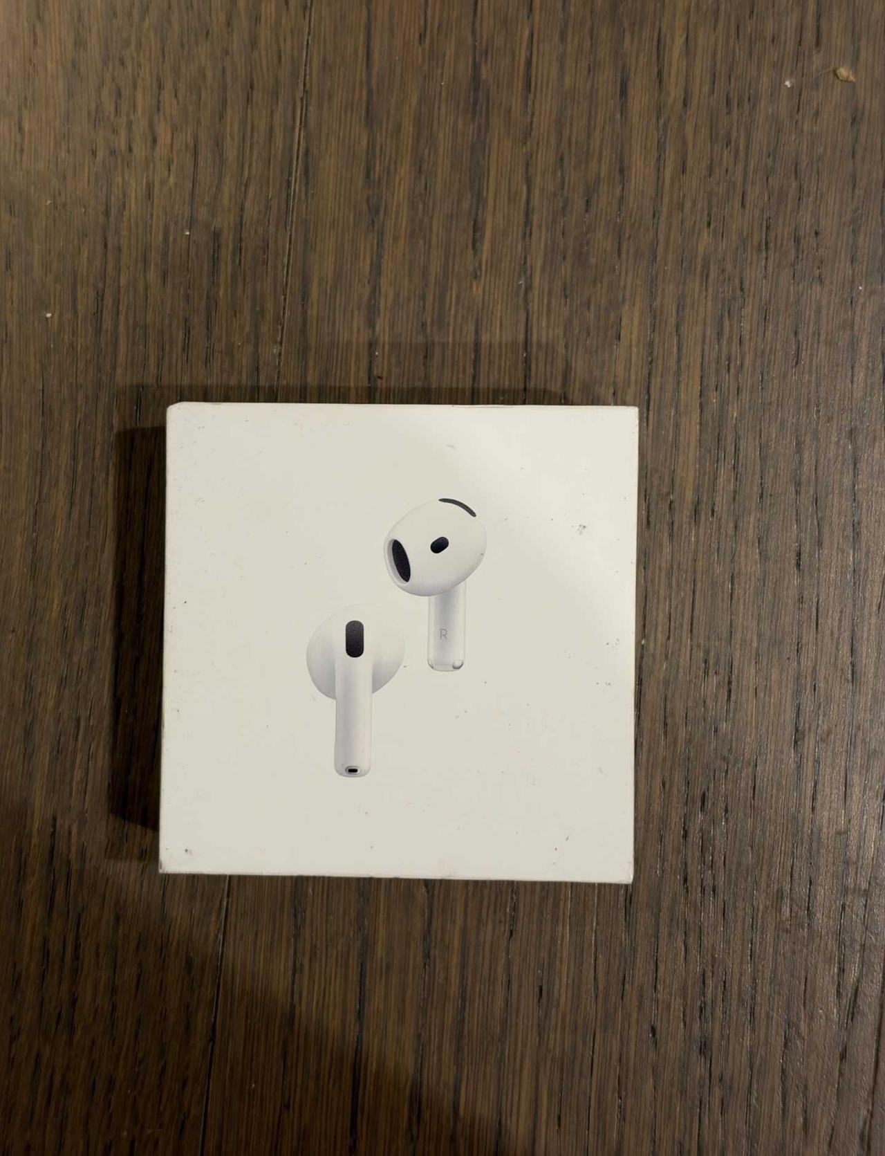 🇨🇦多伦多出闲置 airpods 4
带降噪功能
150🔪
dt 自取
	