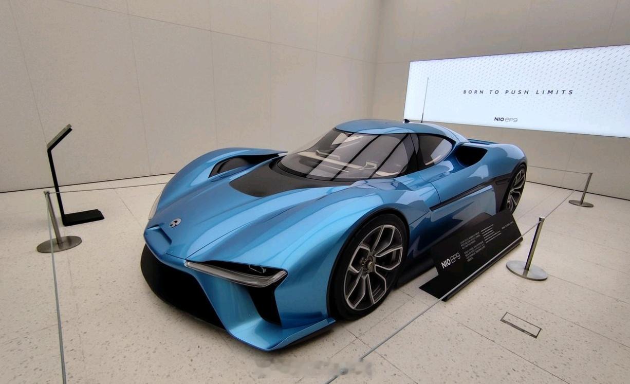 真正的蔚来王：蔚来EP9，还是个2016年的产物，放眼现在依然堪称艺术品。我觉得