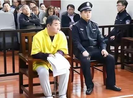 “这就是欺负人的下场！”辽宁抚顺，一男子得了脑癌，为治病欠下不少外债，病情好转后