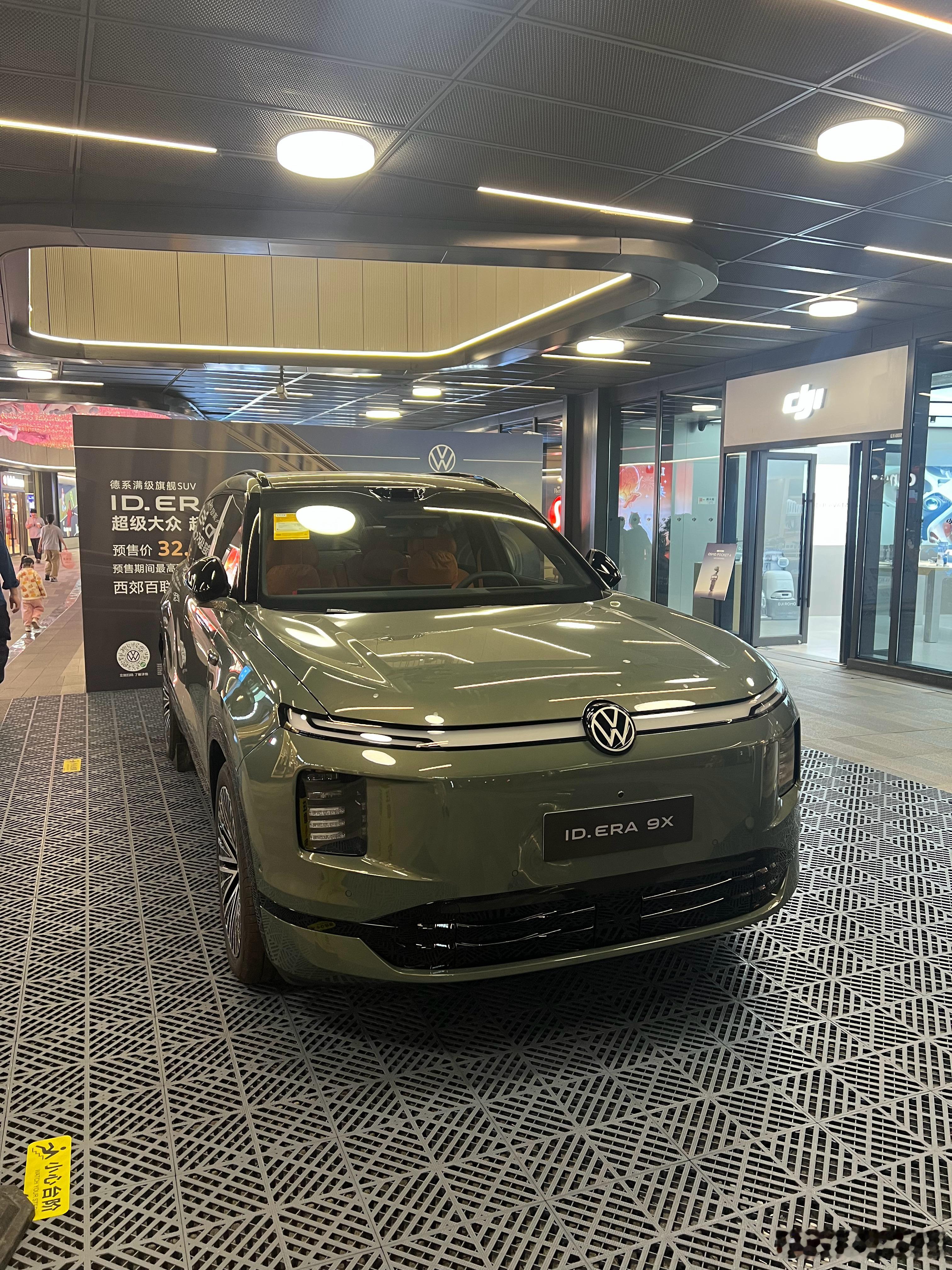 刚刚在商场路过见到大众Id9X其实现在能拿出手卖的车，几乎不存在技术领先或落后若