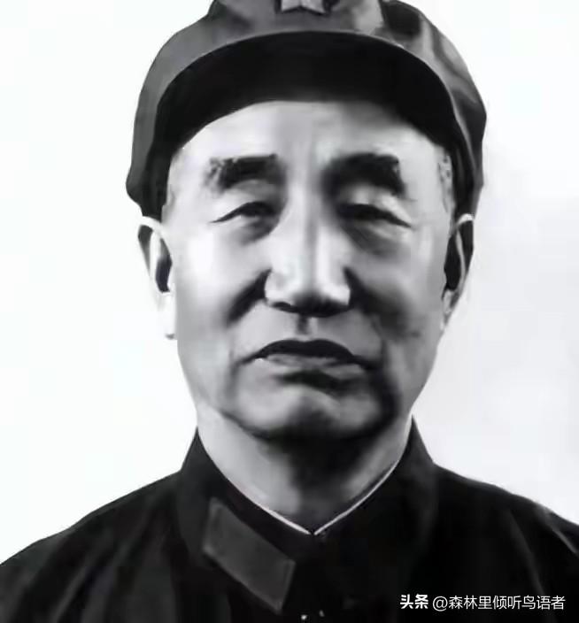 广州起义全线溃败，徐向前撤离指挥部时抓两把银元揣入衣兜，多年后一句自嘲藏着革命者