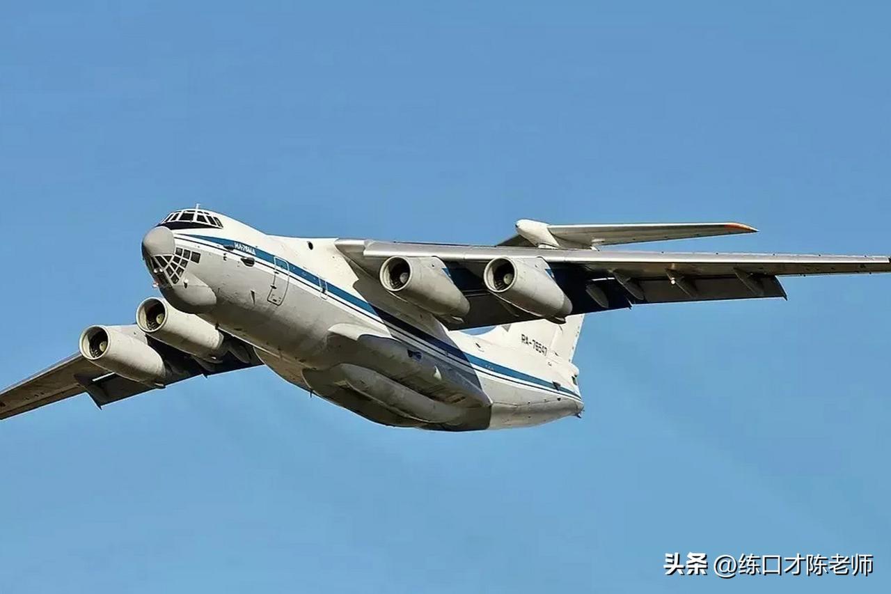 乌军袭击俄两大飞机厂，加大打击关键战略目标！俄乌局势乌克兰无人机袭击旧鲁萨空军基