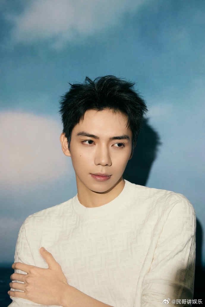 罗一舟说想在北京春晚合作冯巩 这组合太可了！他想和冯巩老师同台，春晚舞台有惊喜～