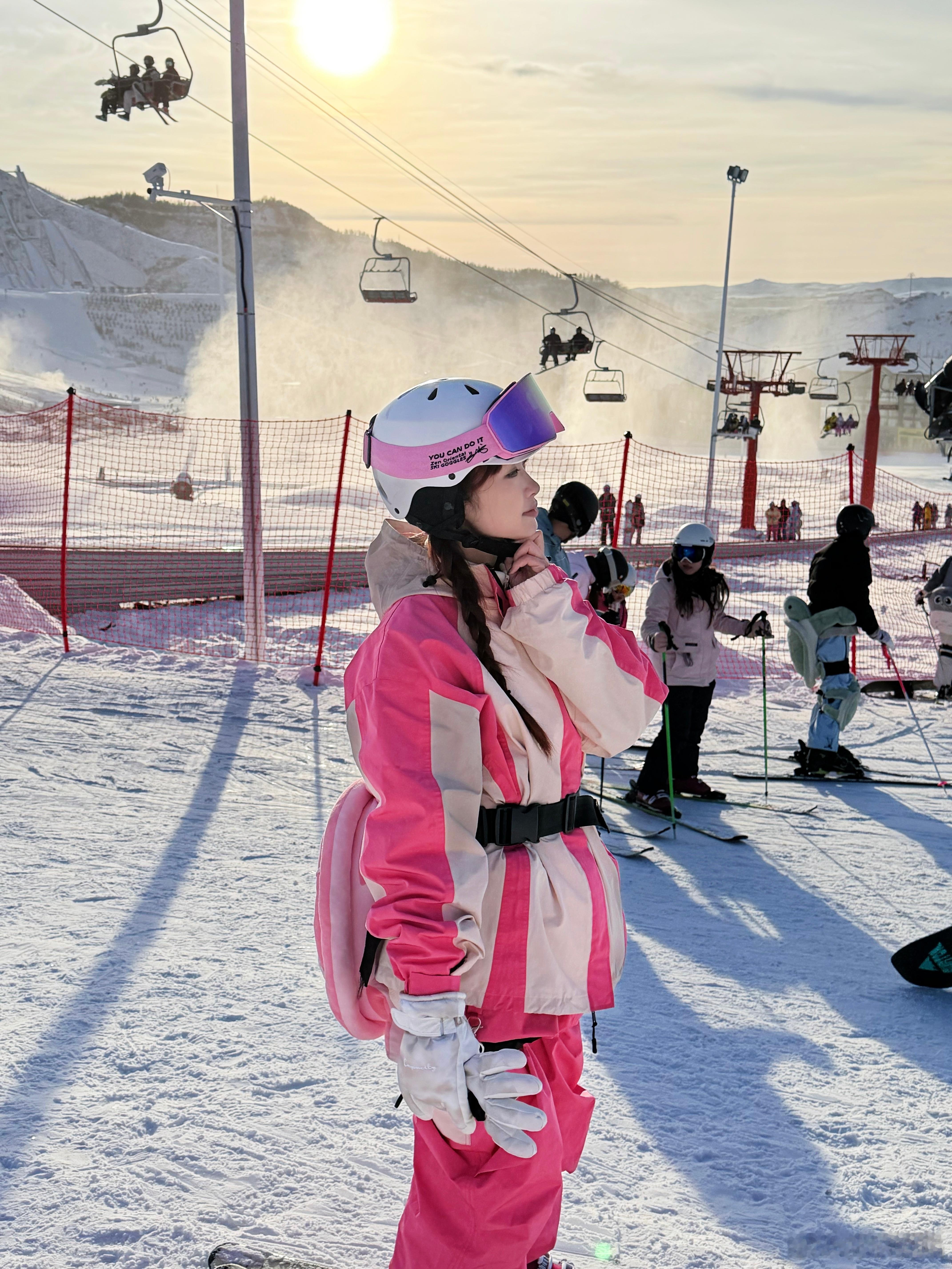 沉溺于阿勒泰的蓝调时刻❄️/人类总是迷恋日落后的二十分钟，因为那是一种短暂的、浓