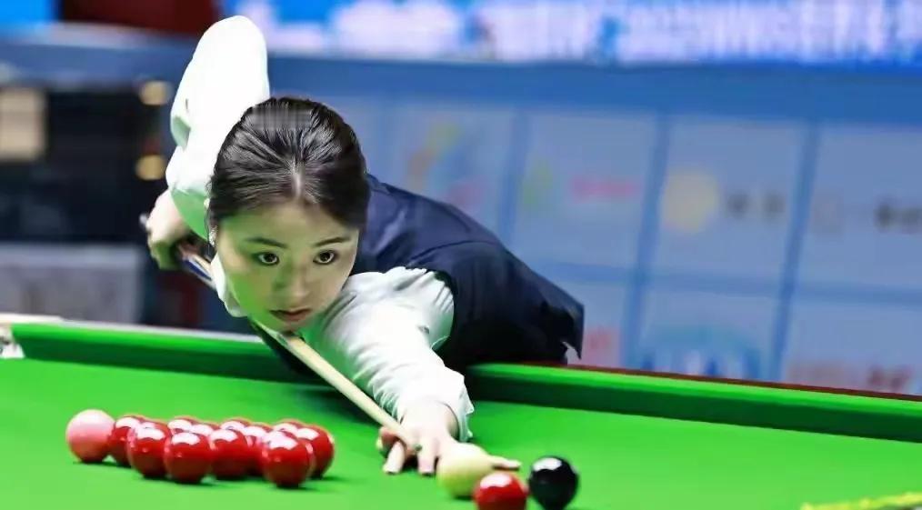 裁判竟把分数加给对手！白雨露世锦赛遭遇离奇误判仍创历史

记分牌显示异常时，白雨