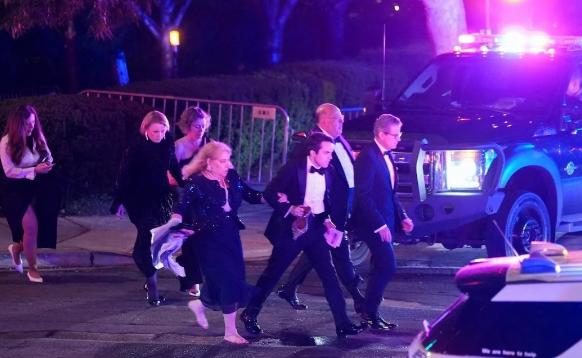 杀手是怎么混进去的，特朗普再次躲过惊魂一劫！4月26日，根据路透社报道，在美国华