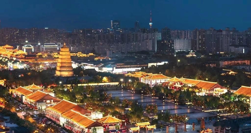 2025年11月，西安保利天瑞均价21746元；
2025年11月，西安保利润园