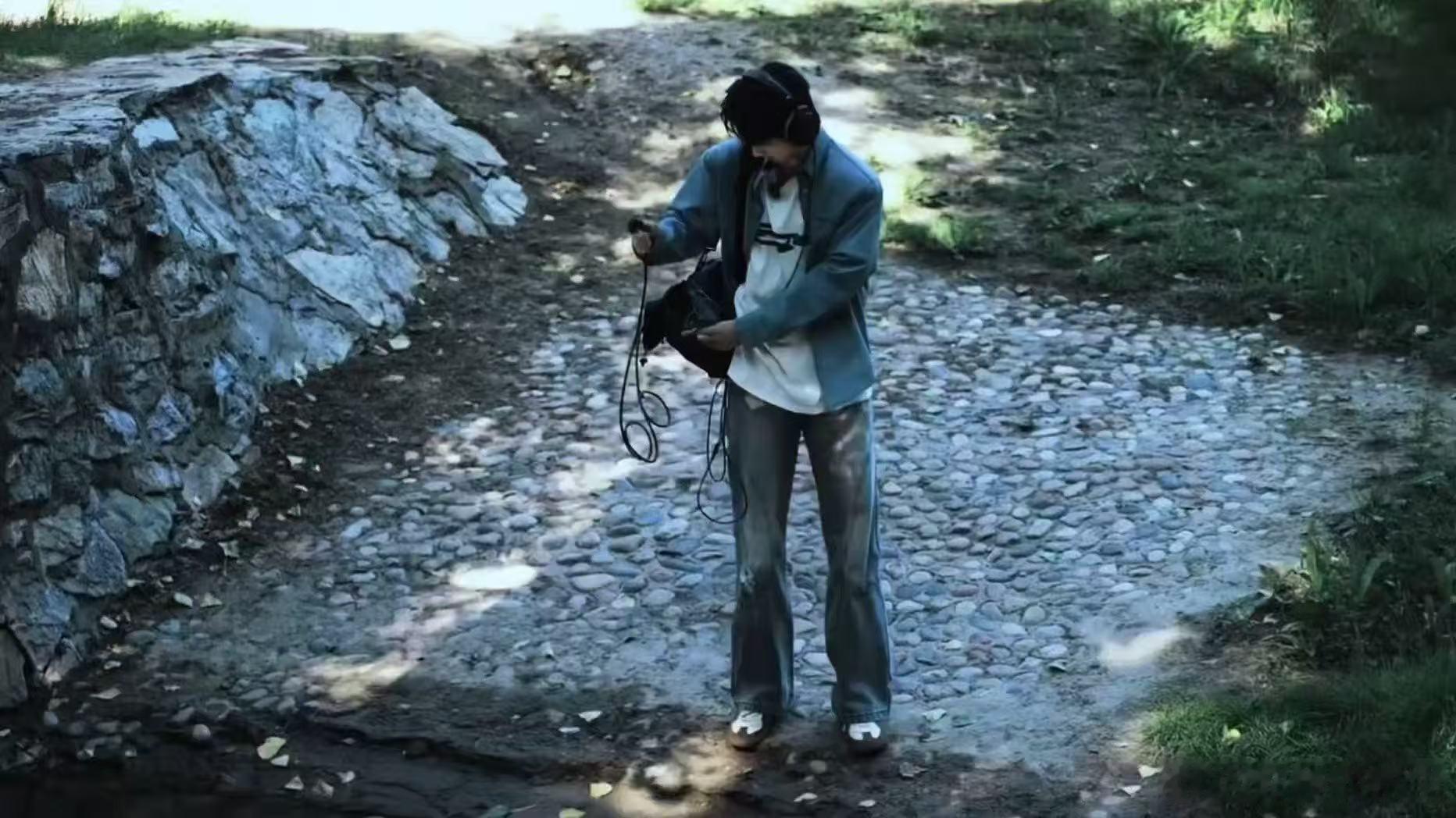 马嘉祺说盯着脚下的路慢慢走 不得不夸马嘉祺太会说了，简单几句话藏着大智慧，一路陪