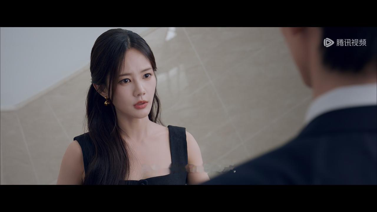 。余梦看到有人拄着拐棍点子立马生成中但这个主意有点馊呀，其实挽留一个保姆有很多种