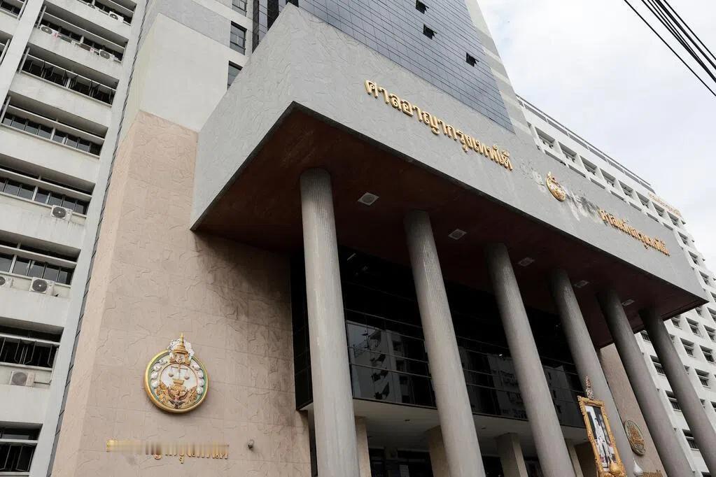 【泰国男子在社交媒体群组发表侮辱王室言论，被判刑18个月】

泰国一个人权组织6