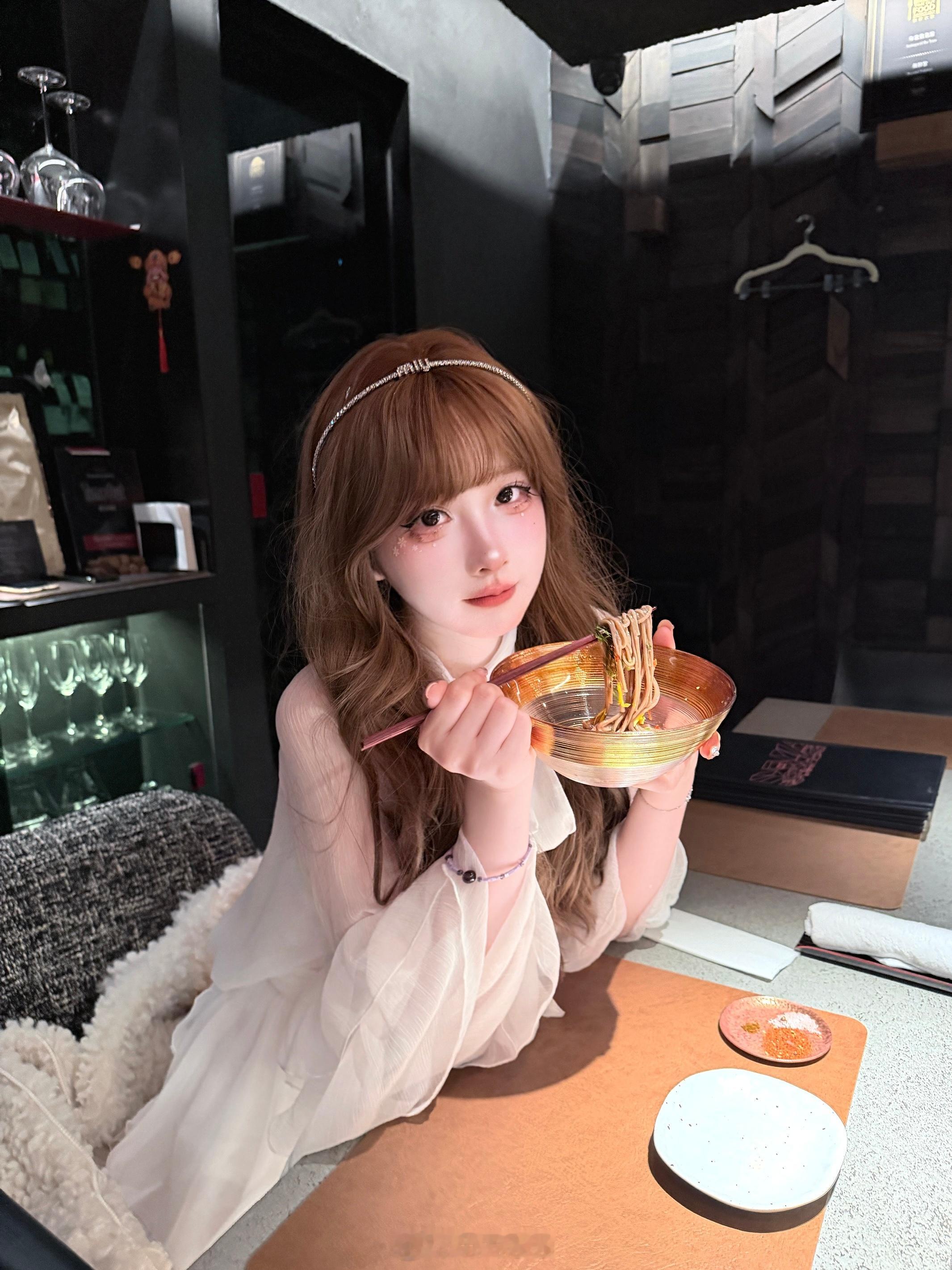 ⟆͟ ͠ ‧͟ ᐧ 𑁤 