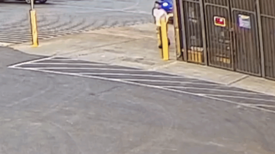 看第1张图片，我去，摊上事儿了，撞人了！看第2张图片，我丢，眼没瞎吧，瞎撞！看第