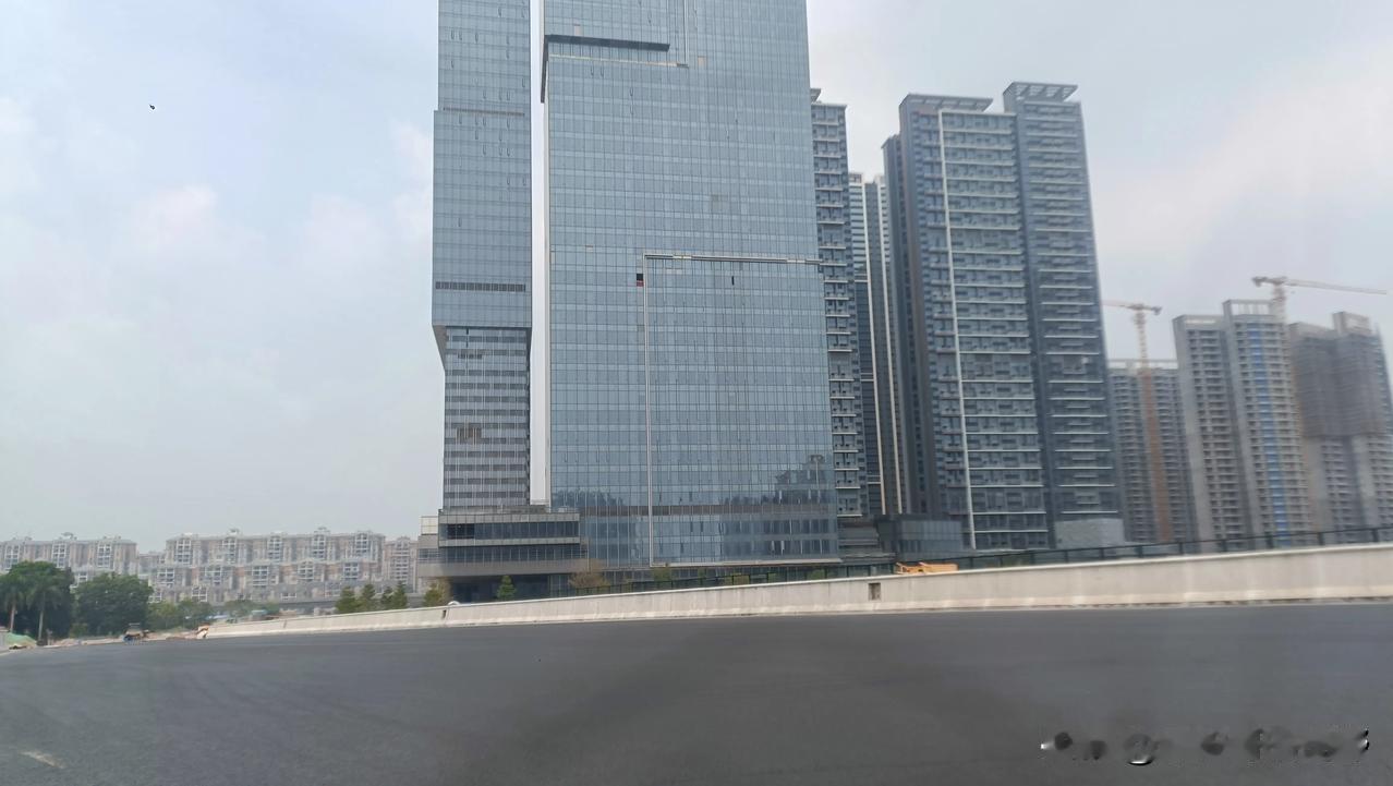 新塘和永宁的街坊远离了多年，现在又要重新牵手了。

纵一路（东进路）很快就要通车