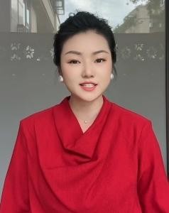 罗娇表示希望大家都能拥有一颗强大的内心。她说在这个网络里，各类声音都有，每个人都