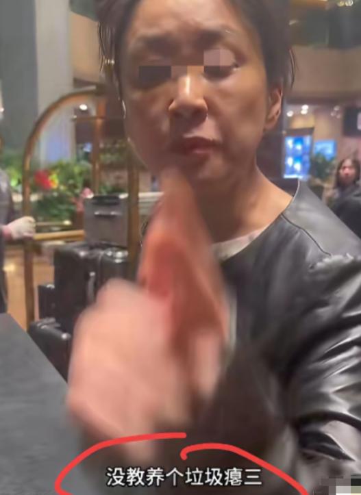 “脸都不要了！”上海一酒店健身房，宝妈怕孩子跑丢，正常喊了三声名字。结果黑衣女上