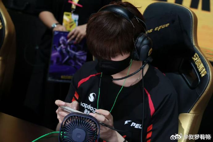 JDG伞兵5淘汰单局MVP该说不说，简直比自己上场都要紧张，伞兵能获得这次单局M