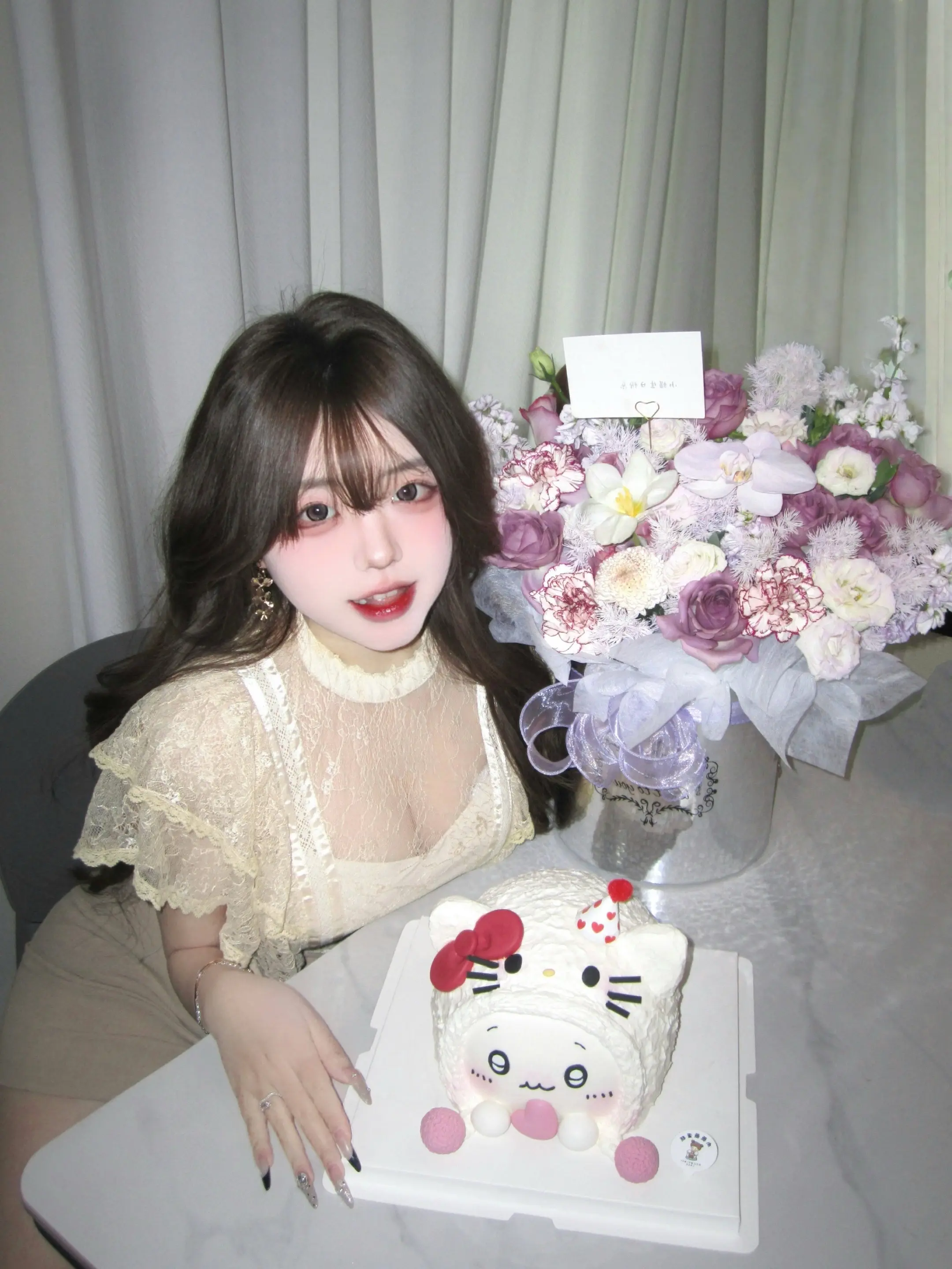 地球又转到了太阳第一次照到我的地方♫•*¨*•.¸¸♪🎂