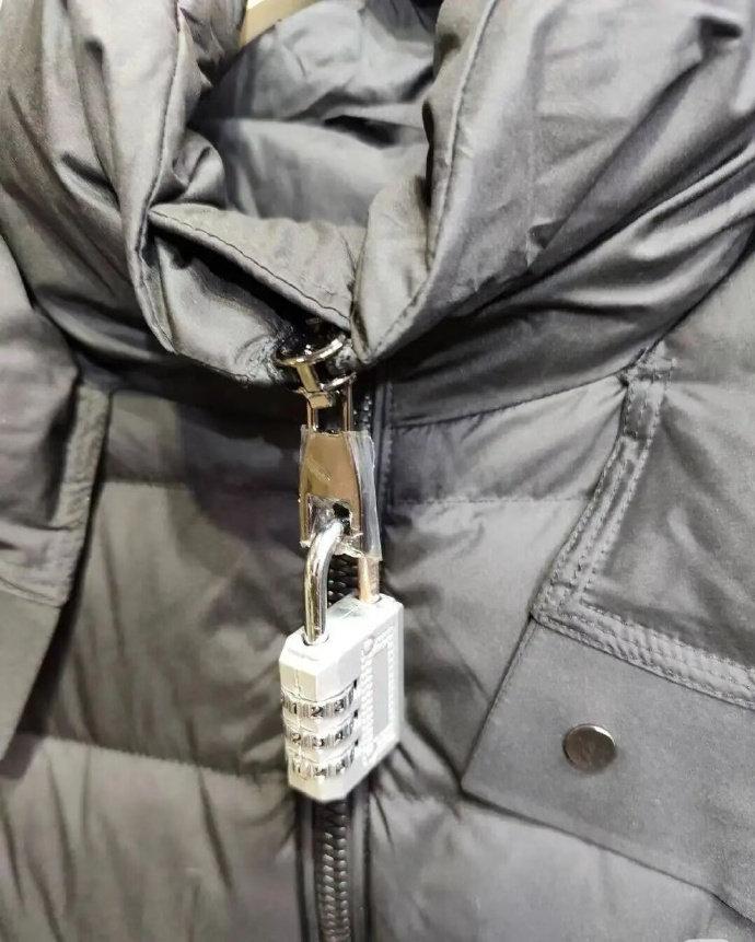 “七天无理由退货”成为电商标配的当下，服装退货率居高不下。而利用平台政策“薅羊毛