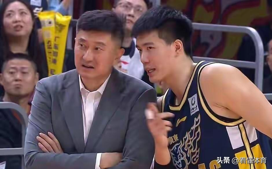 跨阶段三连败，要是算上俱乐部杯，广东队已经四连败了，究竟什么的阵容，才适合杜锋，