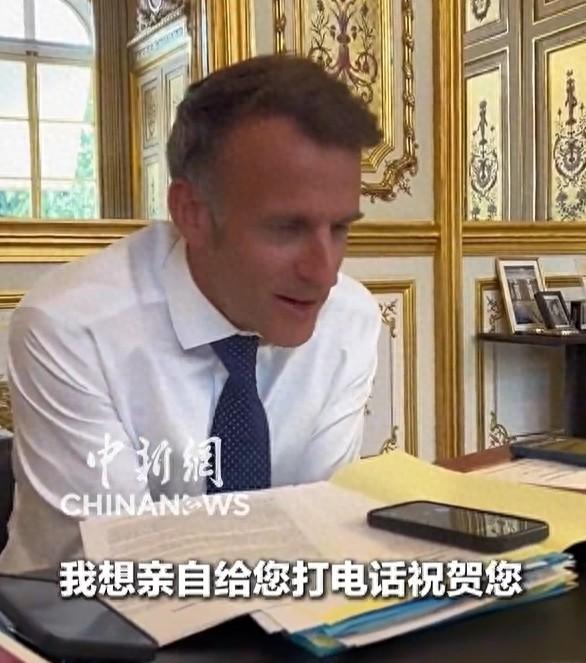 法国总统马克龙在7月24日发文说：“祝贺王虹荣获菲尔兹奖！

她毕业于巴黎综合理