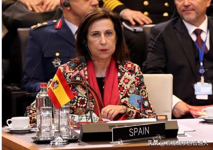 北约出事了！西班牙国防大臣当众宣布拒绝配合美国军事行动，首相桑切斯直接点名美以行