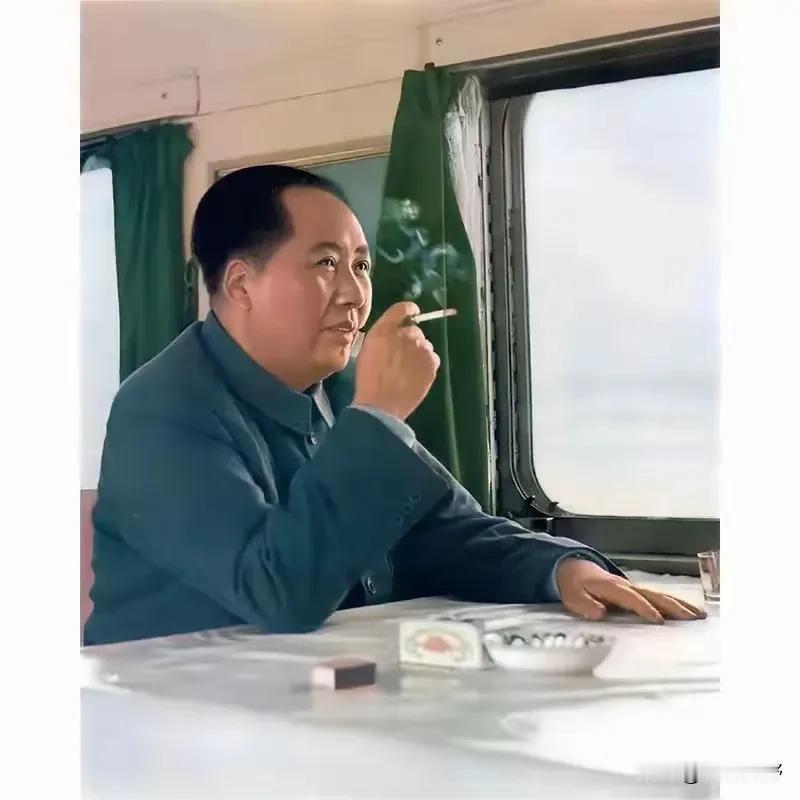 毛主席在世时，有些人不敢公开与他老人家面对面的讨论问题。因为，他们自知自己的马列