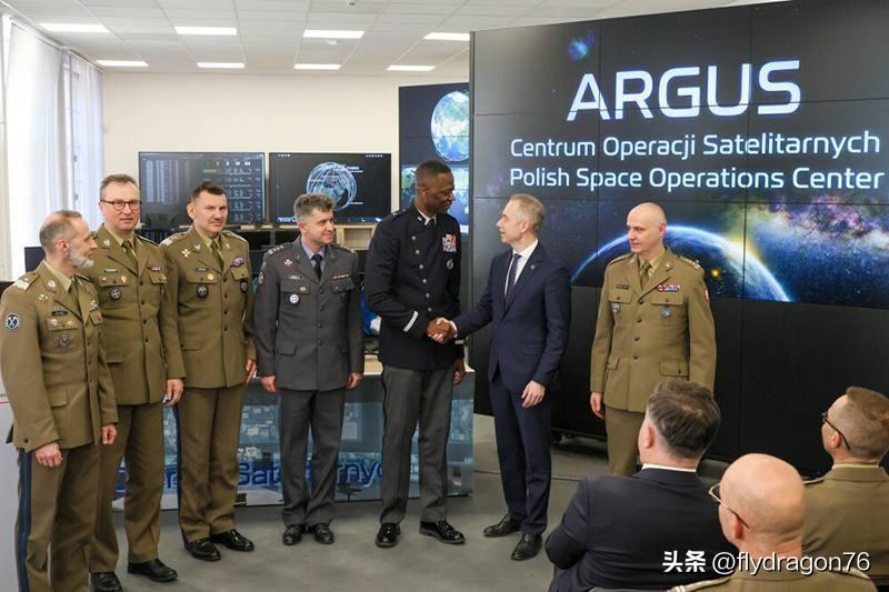 🇵🇱 波兰启用太空作战中心，监测轨道并支持军事任务

波兰国防部副部长塞扎里