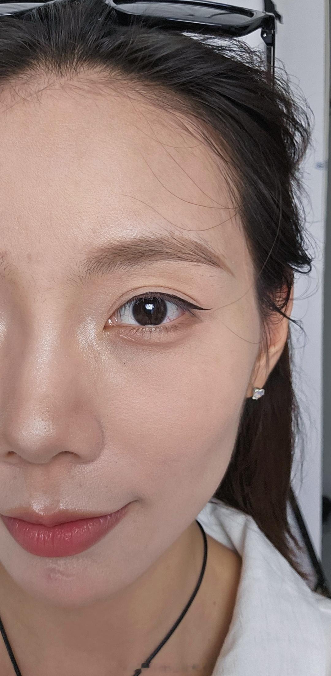 1点半化的妆，5点半去买椒麻鸡，还能被老板夸皮肤好，说我底妆也打的干净（终于我也