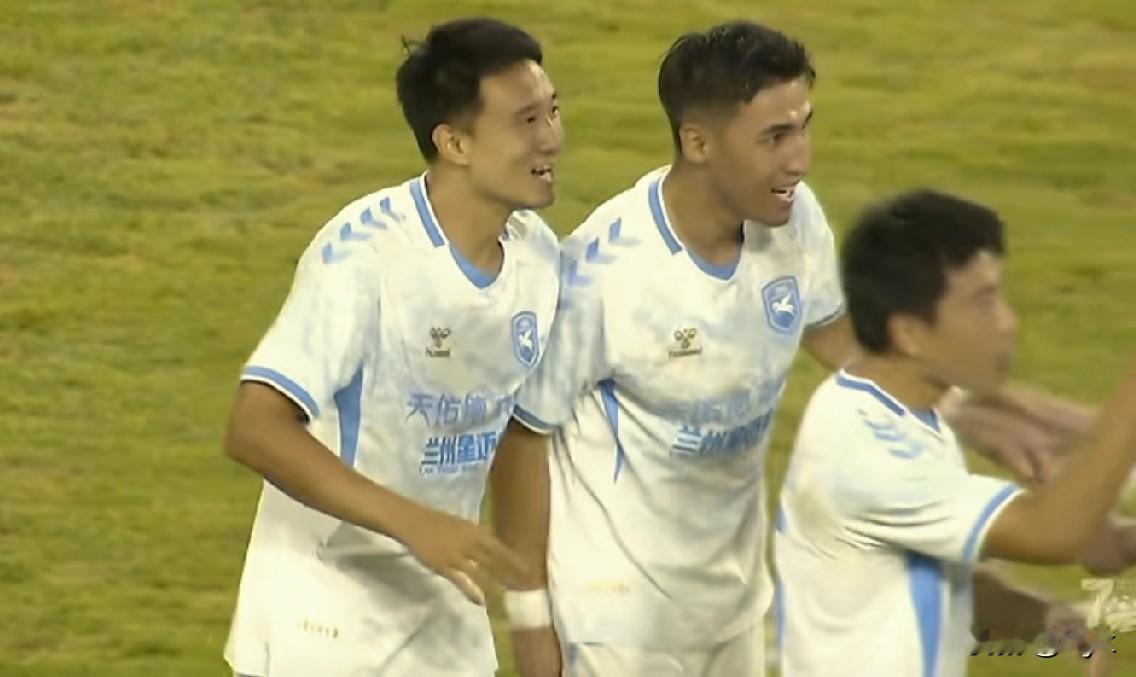 兰州陇原竞技牛！三分钟两连击！2-0击败陕西联合，中乙黑马闯进足协杯八强！
 