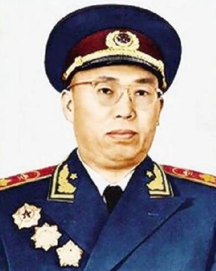 罗荣桓：政工出身，他为什么能稳居元帅之列？
 
罗荣桓的军旅起点，是秋收起义之后