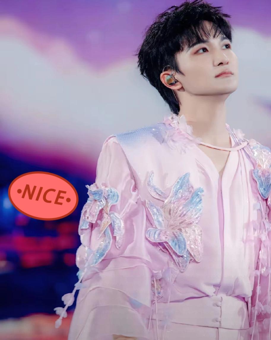 这下周深是真的让全国人都看清了，

低调做善事的人有多戳心！


香港灾情一出，