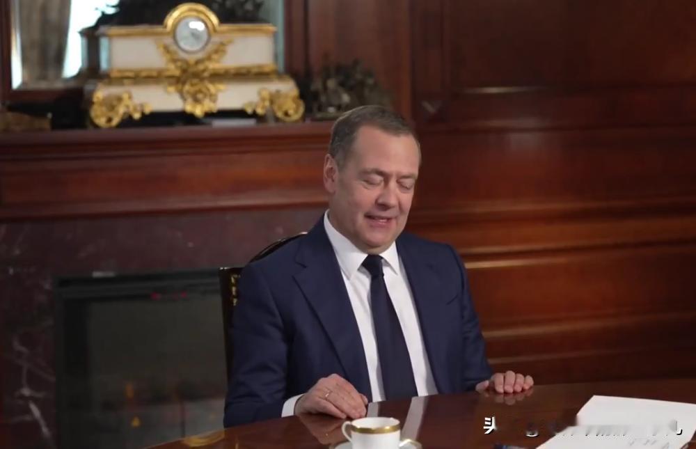 梅德韦杰夫表示，如果俄罗斯的命运受到威胁，不会排除使用核武器的可能性！
2月2，