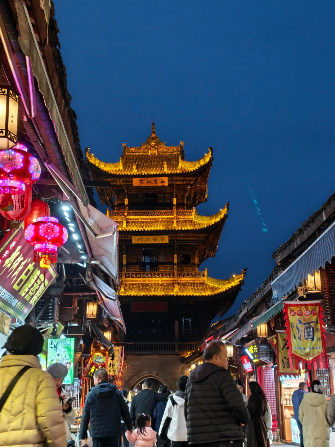 今日份就餐环境景区生意为啥这么好 